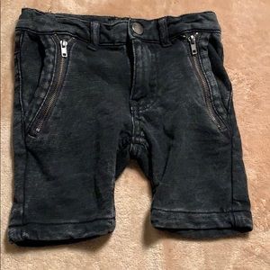 2/$20 Afton Street 2T